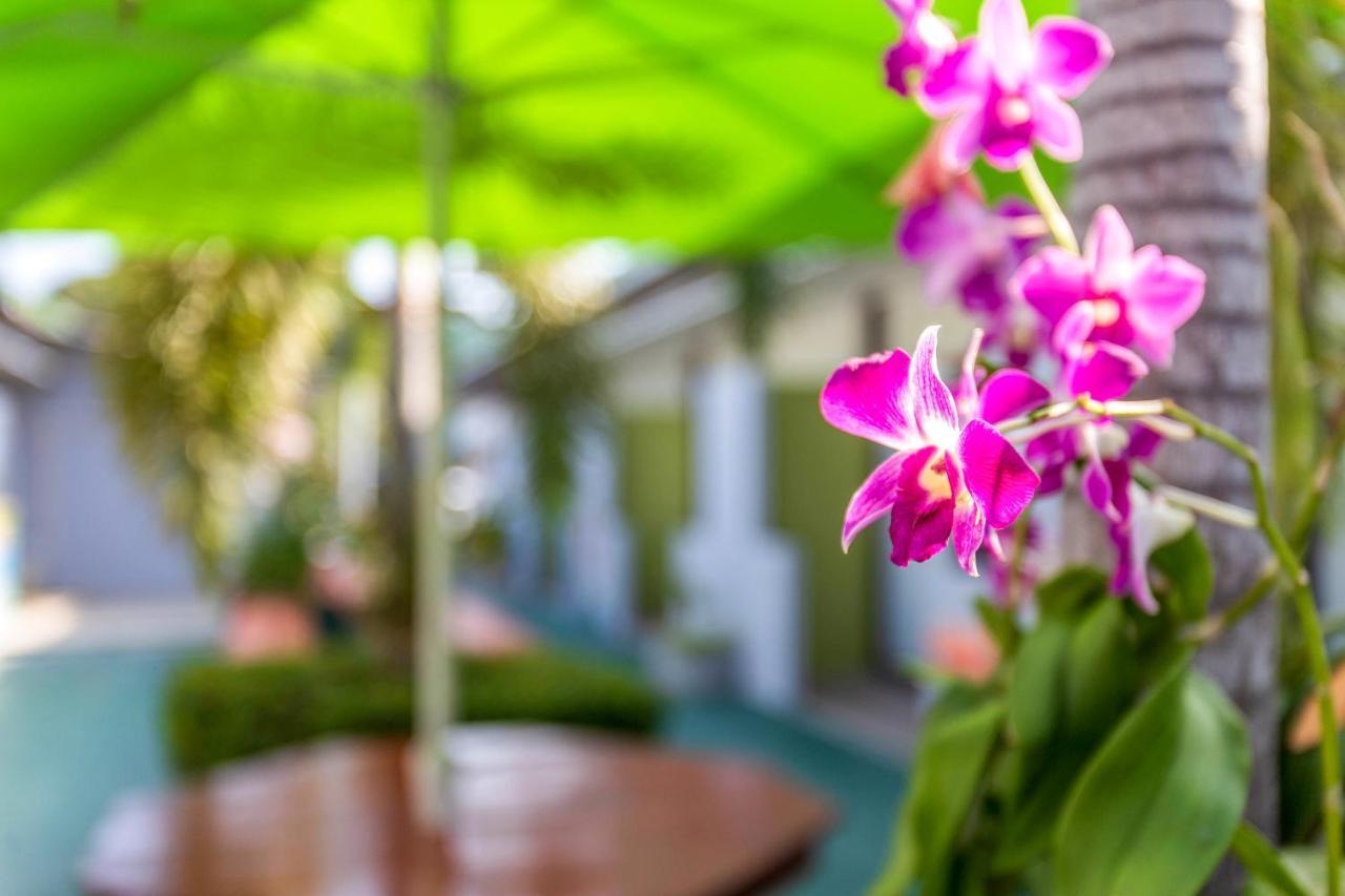 Oyo 450 Rawai Studios Resort Exteriör bild
