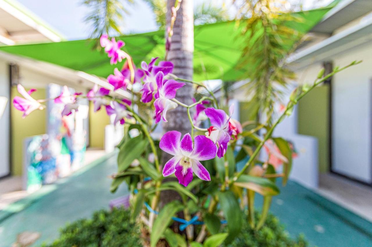 Oyo 450 Rawai Studios Resort Exteriör bild
